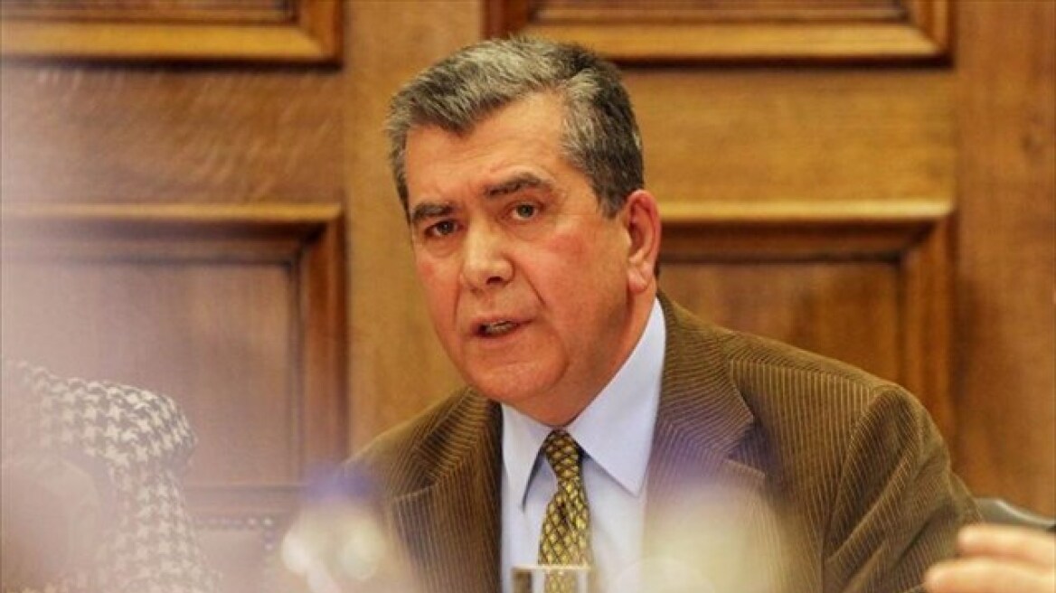 Μητρόπουλος: «Πρωθυπουργοί κυκλοφορούν ελεύθεροι, αν και χρεοκόπησαν την χώρα»